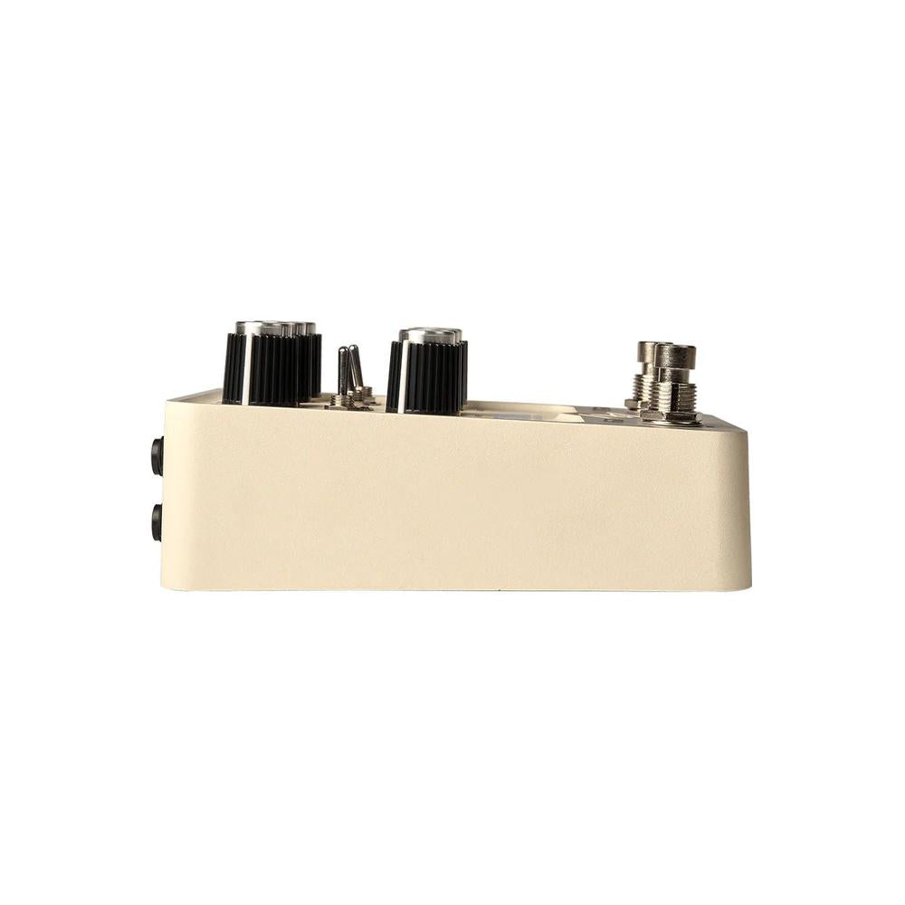 Universal Audio Astra Modulation Machine Guitar Pedal